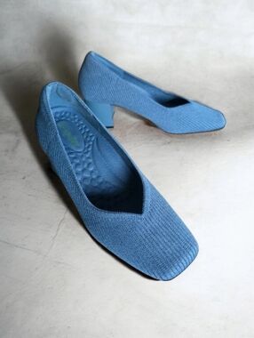 NWOT BURODANI ( 8 ) "DREAM PAIRS" Square Toe Block Heel Knit Pumps Denim Blue
